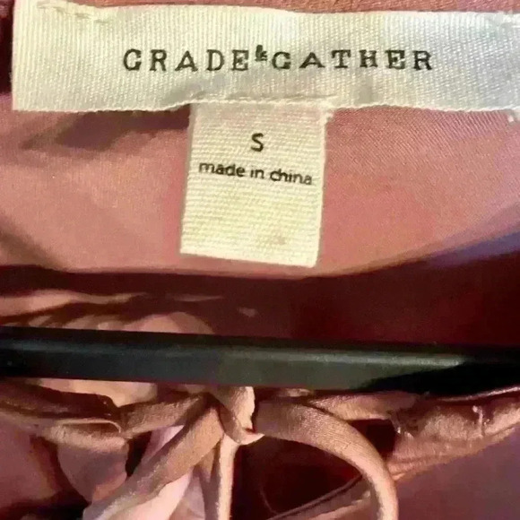 Grade & Gather Women’s blouse casual business work attire - Picture 2 of 3